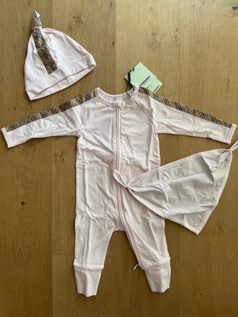 BURBERRY新品ベビー3点セット6M