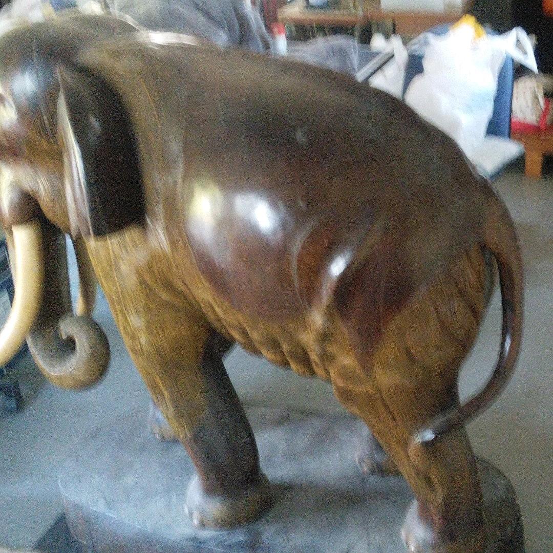木彫りの像