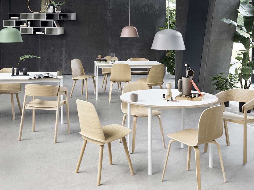 Shimo24ページ muuto COVER ARMCHAIR 左側1脚