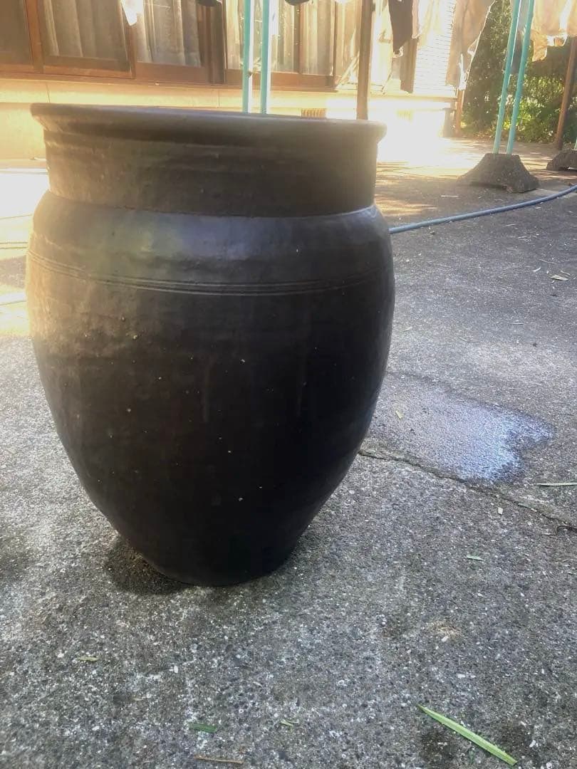 【古民具】大型 渋い黒釉 、ダークブラウン陶器の甕/壺 高さ50cm メダカ鉢
