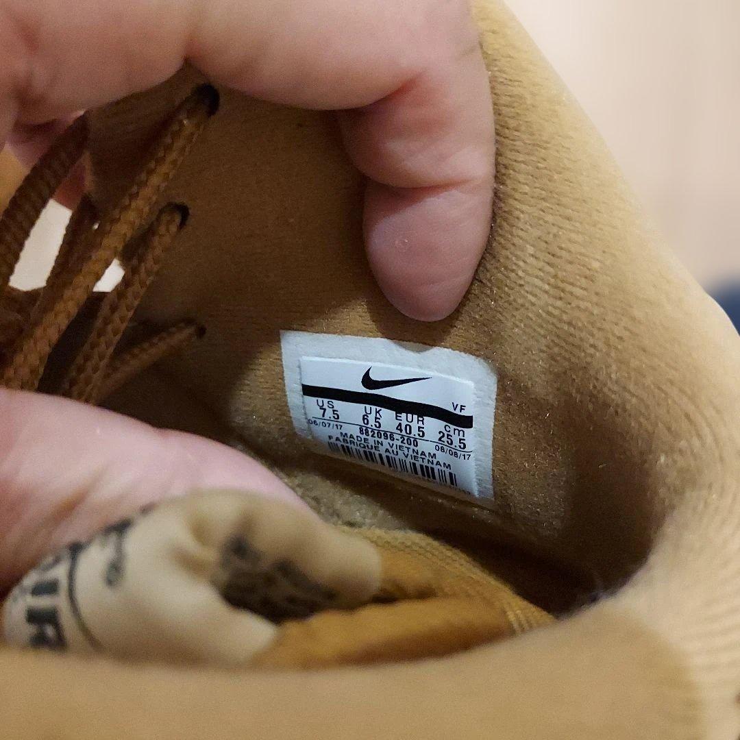 【美品】Nike Air Force 1 ベージュ スニーカー