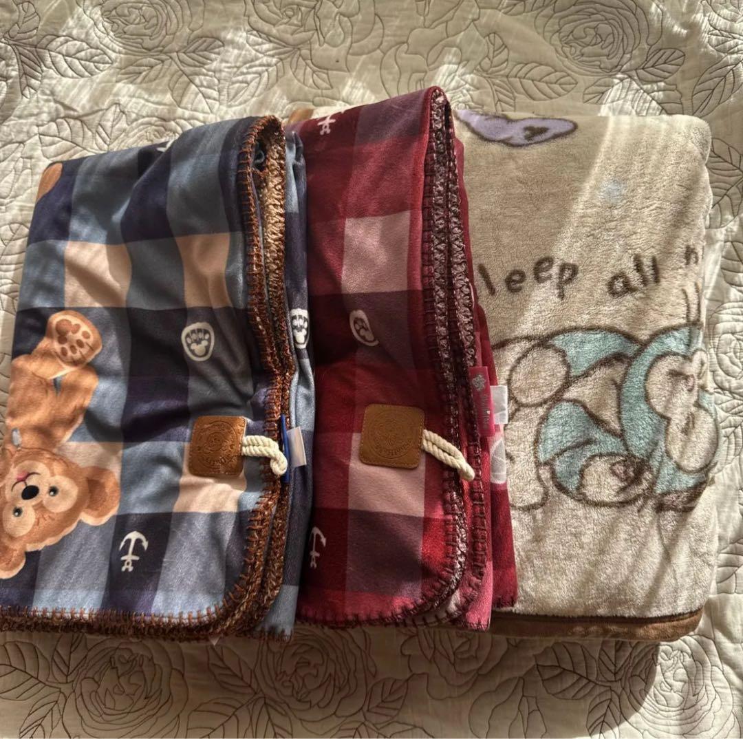 UESD ダッフィー　毛布3個　シェリーメイ　ジェラトーニ　ブランケットひざ掛け