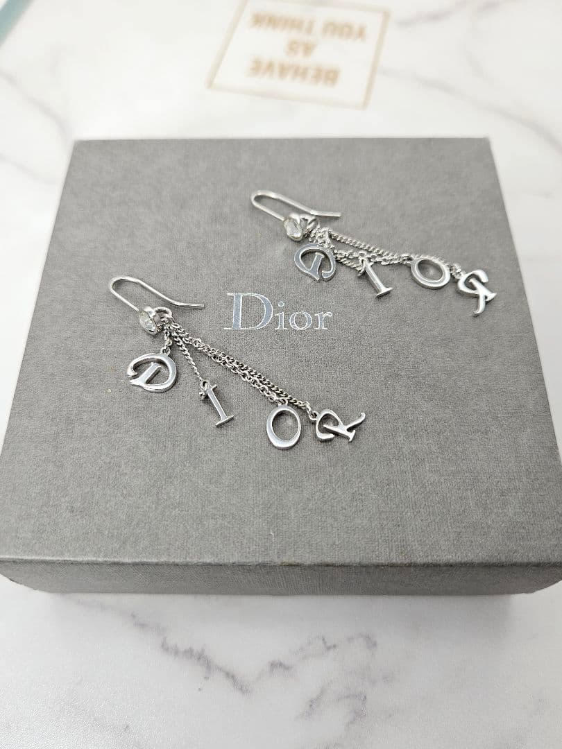 Christian Dior ディオール Dio(r)evolution ピアス