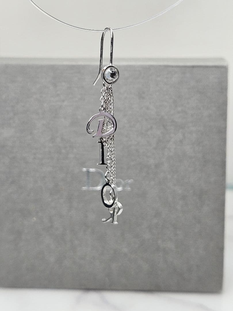 Christian Dior ディオール Dio(r)evolution ピアス