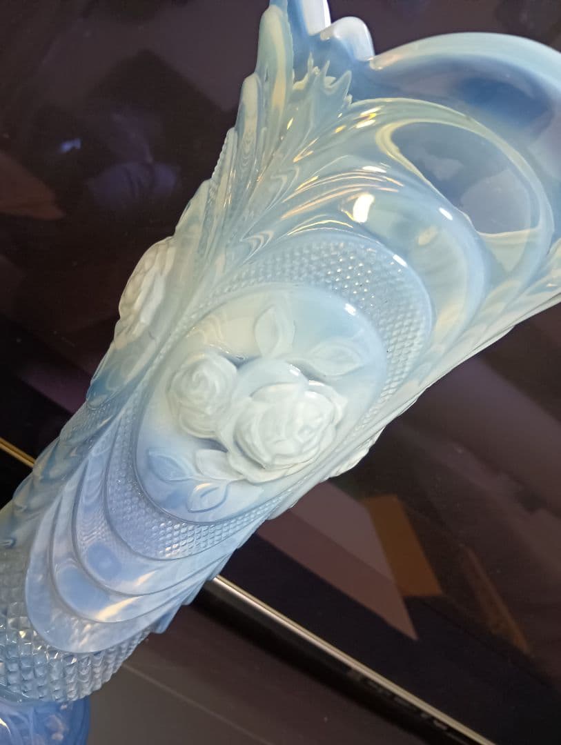 希少　オパール　セント　クリスタル　ガラス　ローズ　模様　フラワーベース