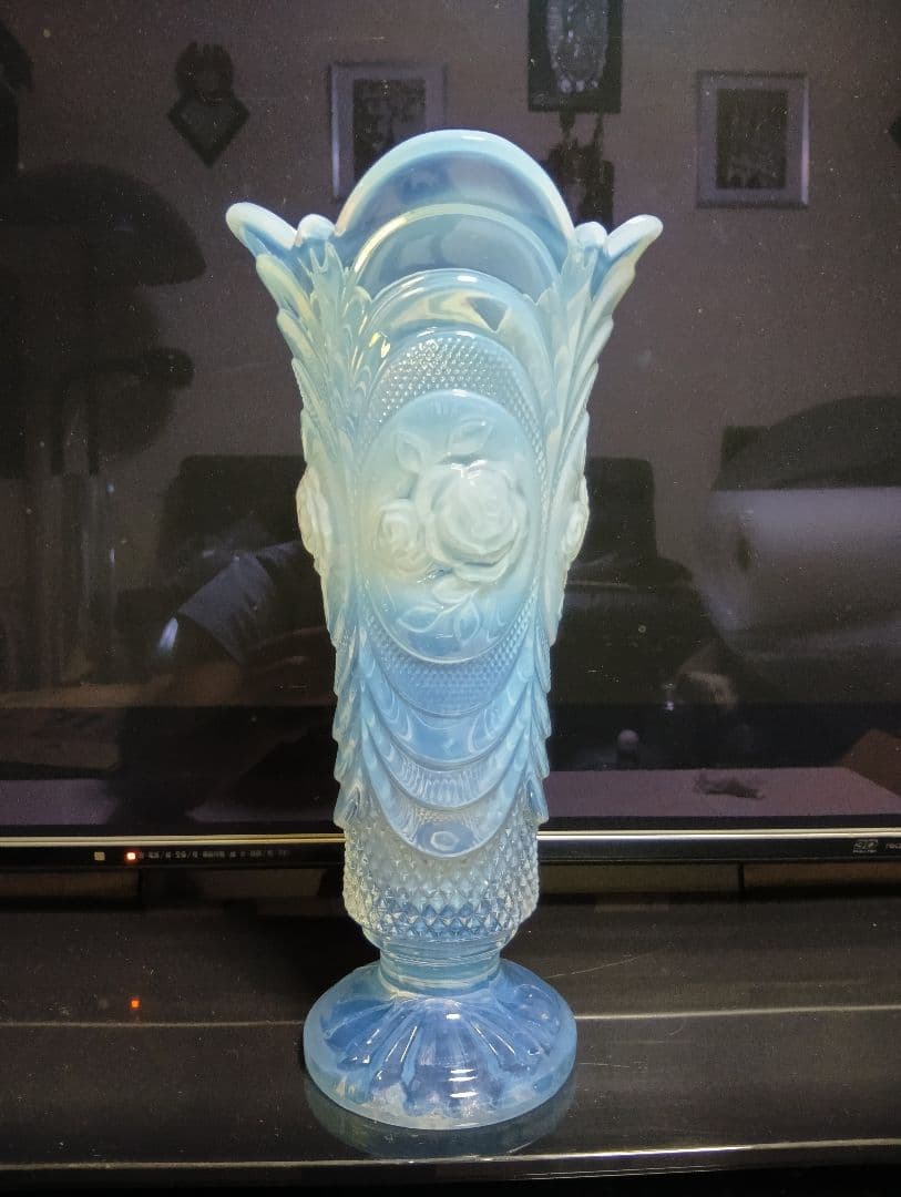 希少　オパール　セント　クリスタル　ガラス　ローズ　模様　フラワーベース