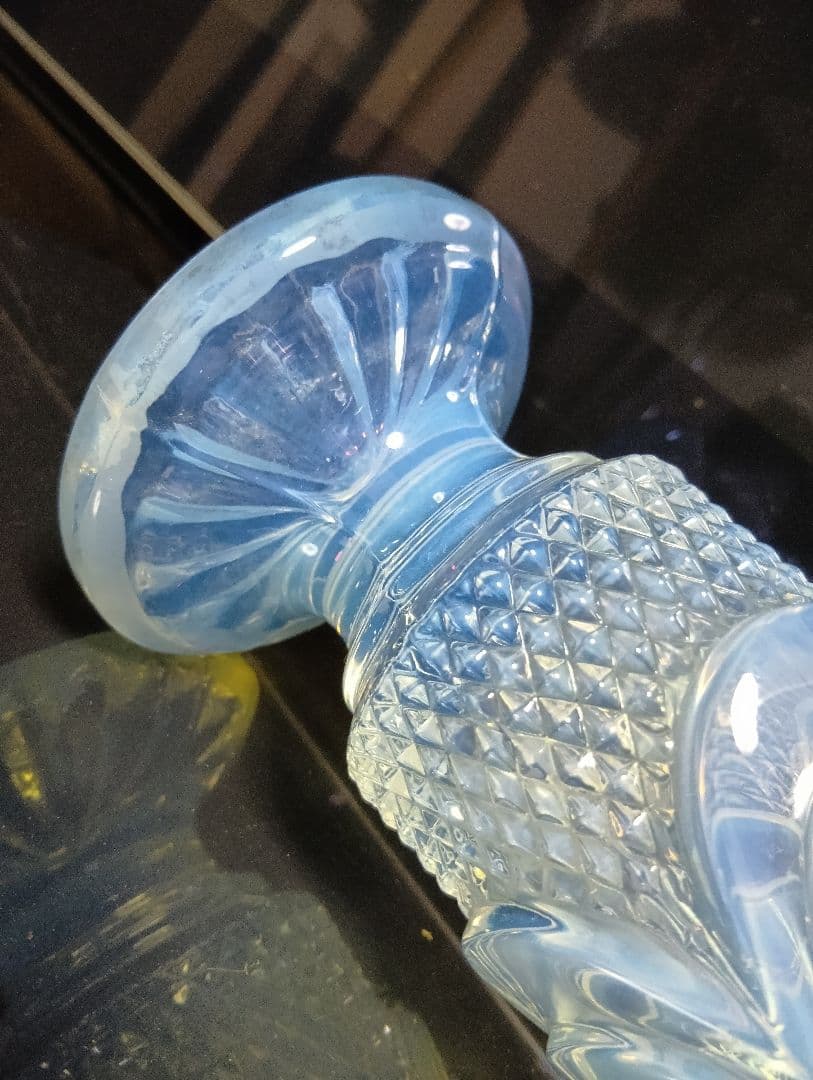 希少　オパール　セント　クリスタル　ガラス　ローズ　模様　フラワーベース