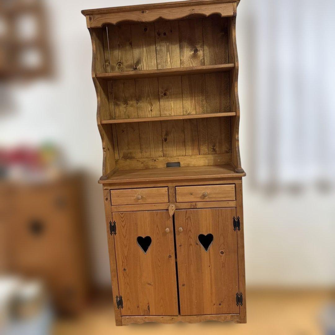 カントリー家具　キャビネットハート