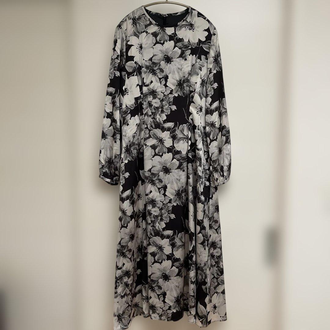 【新品】dinos DAMA ☆ イタリア製生地 フラワープリントワンピース