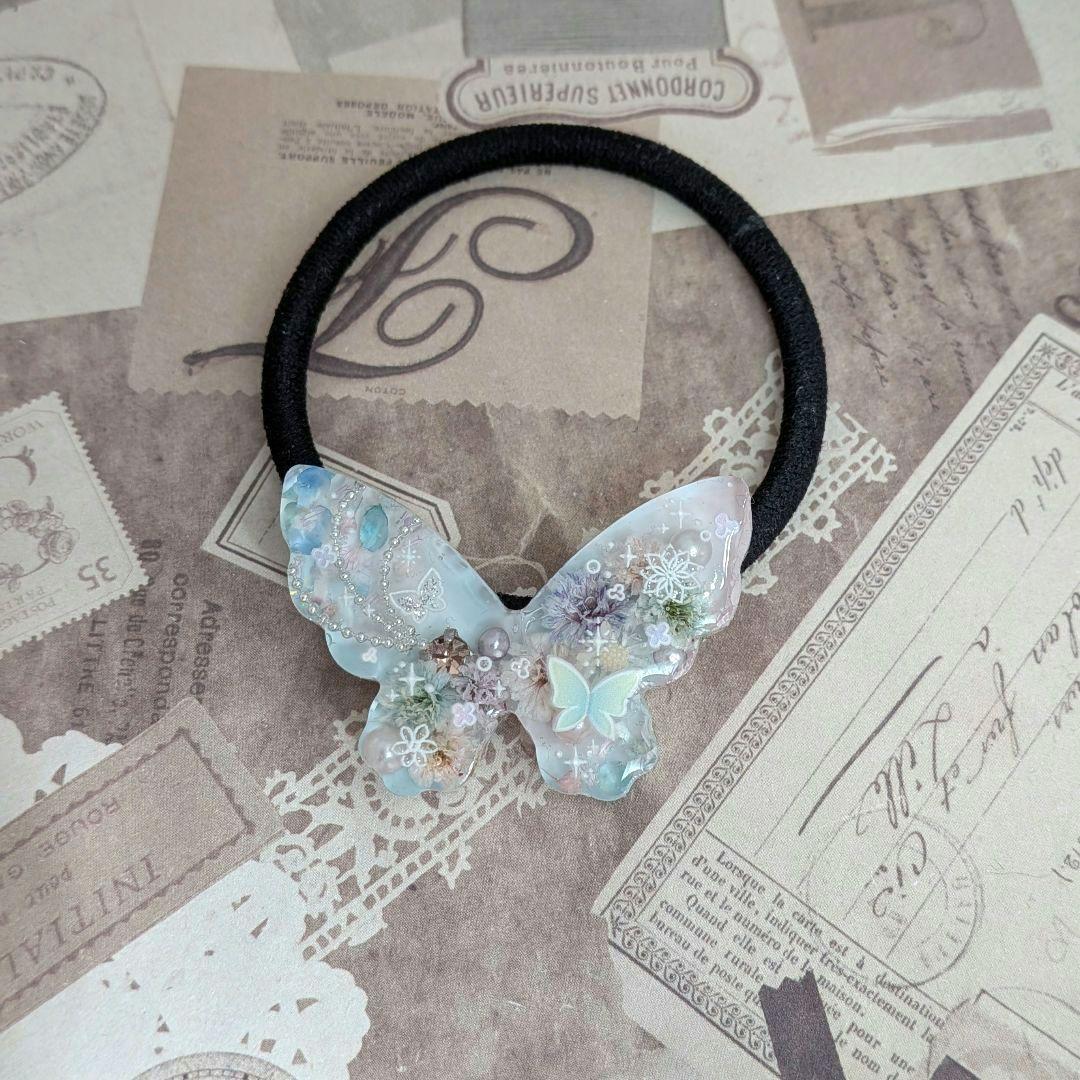 ＃404 アクアブルー＆桜色✴ちょうちょ✴レジンヘアゴムキーホルダーブローチ