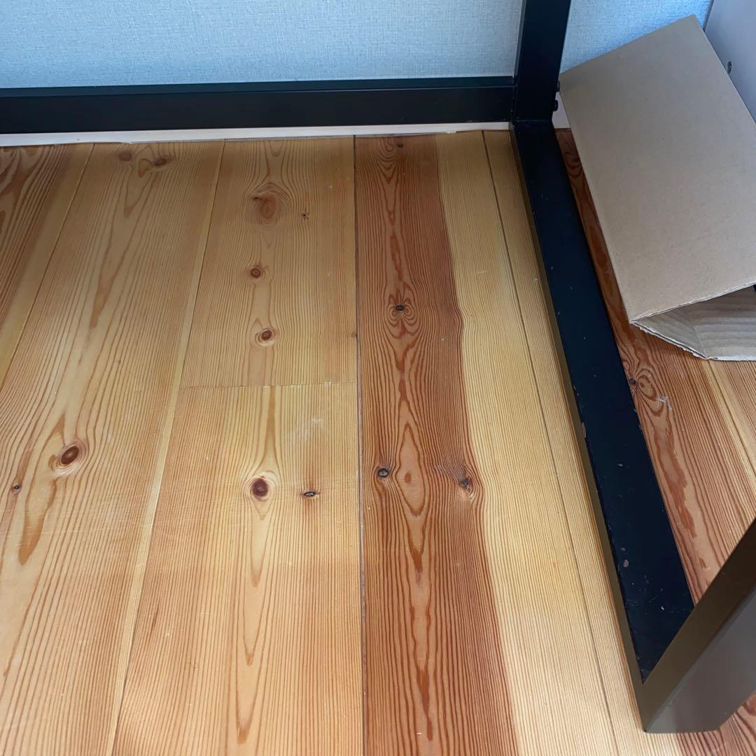 スタイリッシュな学習机　モダン　北欧風