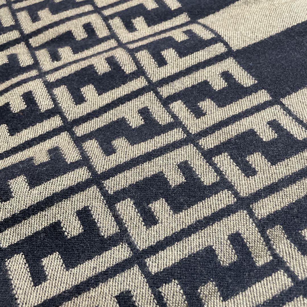 美品　フェンディ　ズッカ柄　マフラー　ウール100% イタリア製