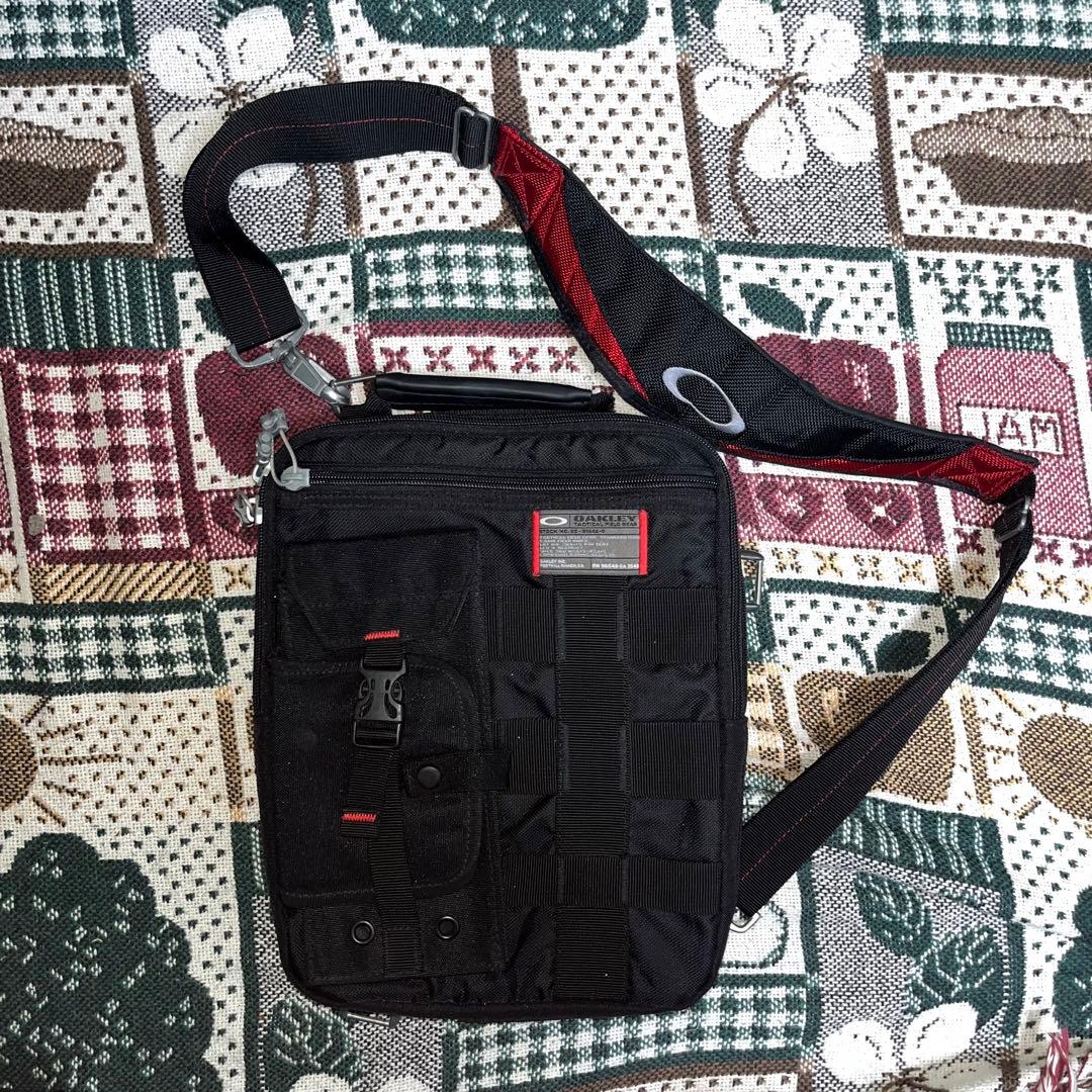 00s oakley ショルダーバッグ　激レア テック系　ノームコア