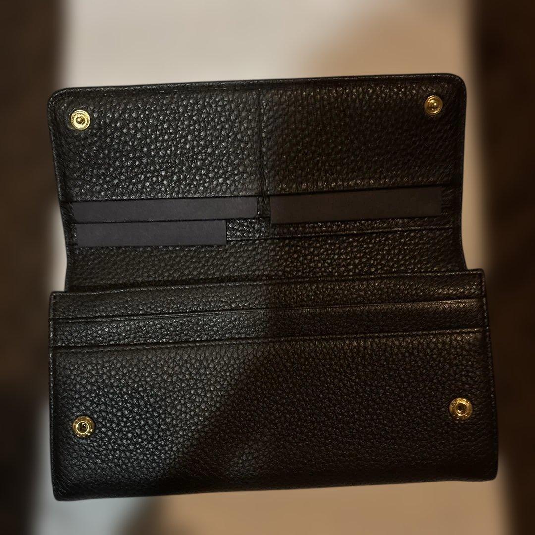 プラダ長財布　二つ折り