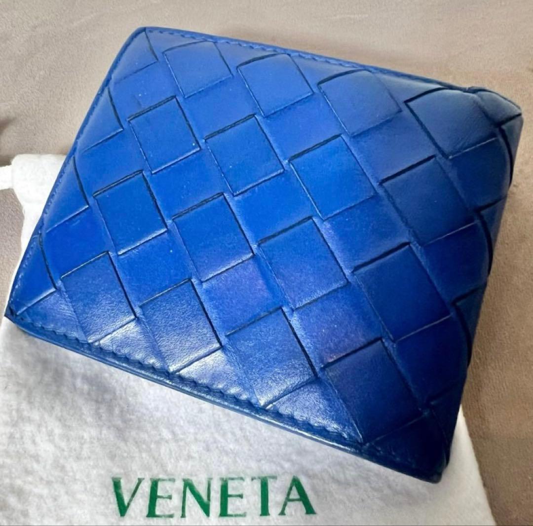 Bottega Veneta マキシイントレチャート　二つ折り財布 ブルー