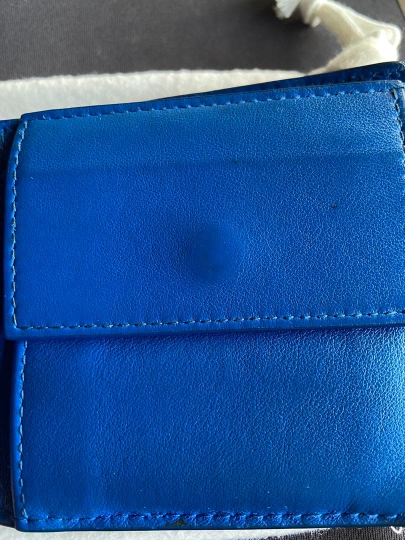 Bottega Veneta マキシイントレチャート　二つ折り財布 ブルー