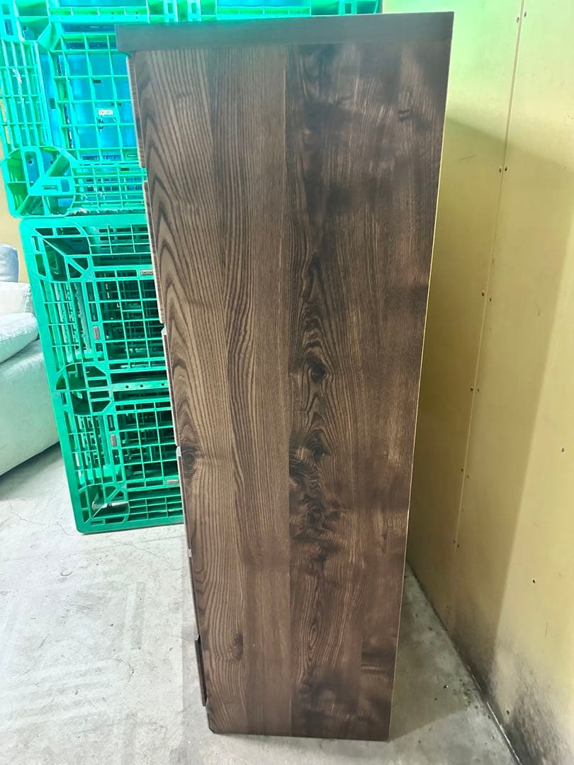 ダークブラウン木製スリムチェスト