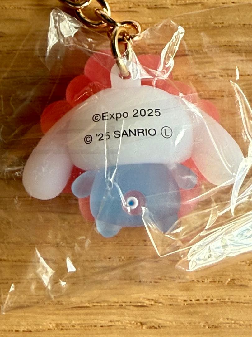 ミャクミャクなりきり立体マスコットクリアカラーキーホルダー７種
