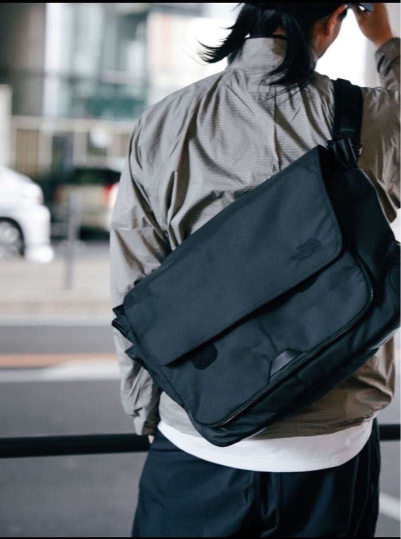 ザノースフェイス サターンメッセンジャー バッグ