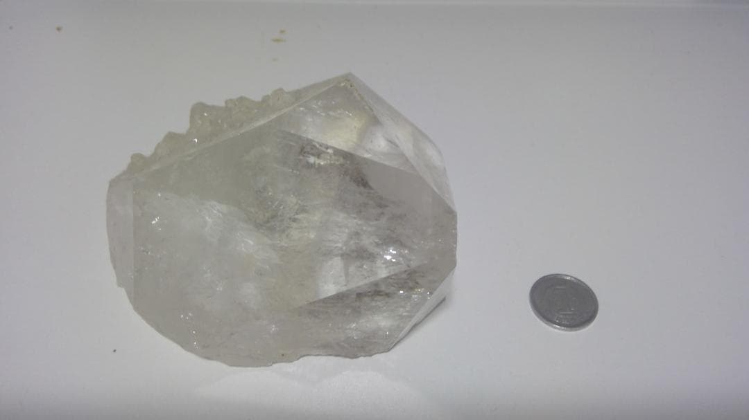 クオーツ置物　パワーストーン原石　置物