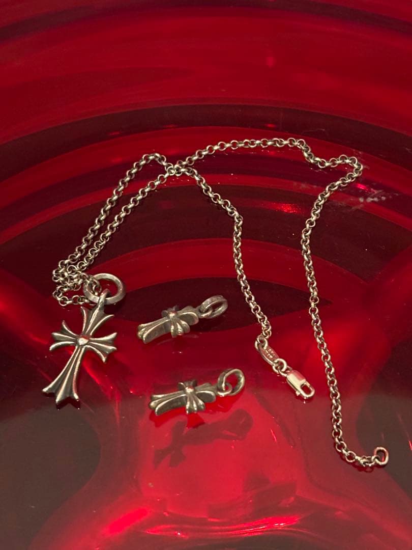 ChromeHeartsシルバータイニークロスペンダントナノクロスチャーム2個