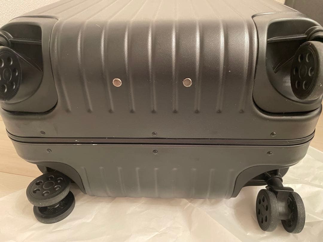 グリフィンランド　スーツケース　キャリーケース Mサイズ