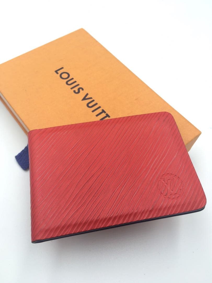 ルイヴィトン　エピ　ミラー　鏡