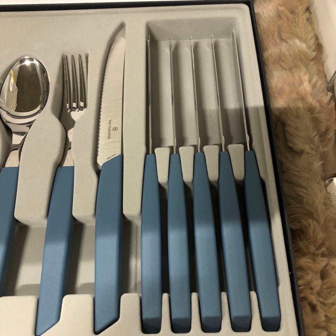 ビクトリノックス　カトラリーセット フォーク&ステーキナイフ&スプーン24本