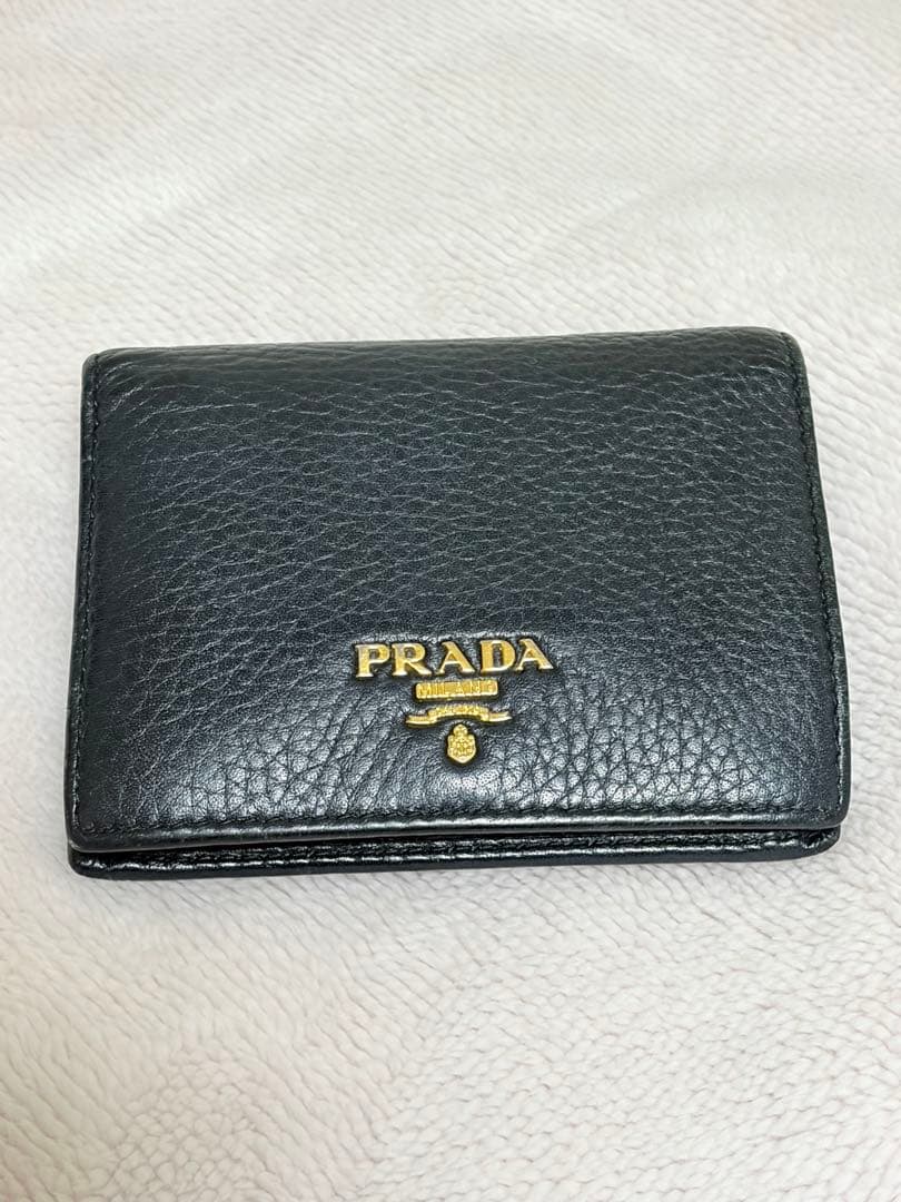 PRADA二つ折り財布