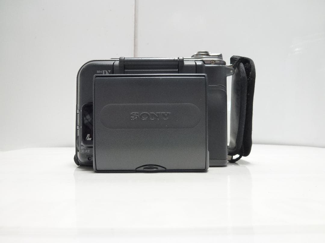 希少　動作品　Mini DV　ソニーデジタルビデオカメラ　 DCR-SC100