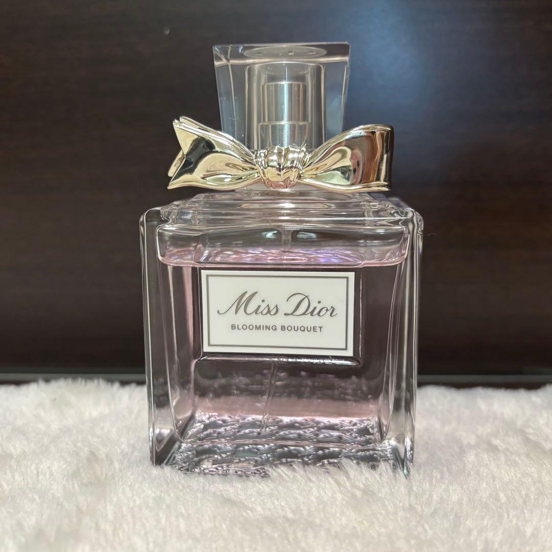 ミスディオールブルーミングブーケ　香水