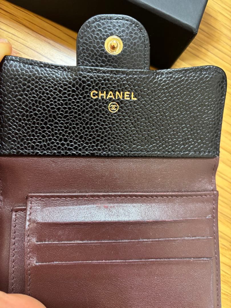 CHANEL キャビアスキン　マトラッセ 財布