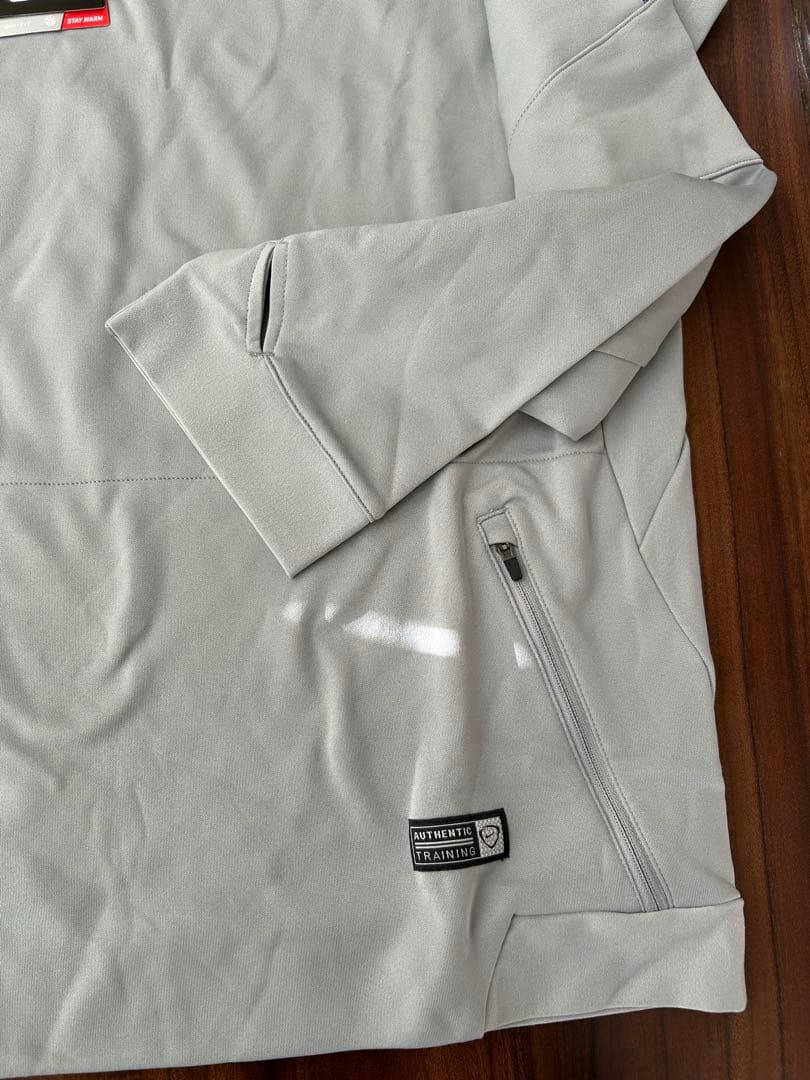 ブラジル代表　ハーフジップTRウエア（フリース素材）グレー　US−L新品・未使用