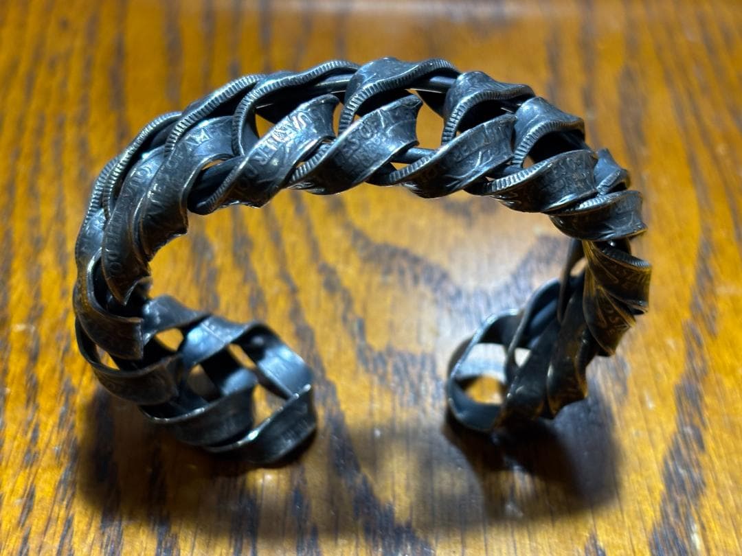 phenomenon beyond description　バングル