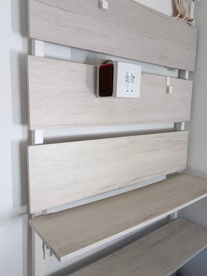 ニトリ購入：突っ張り壁面ラック　(ホワイト木製壁掛け棚 ]