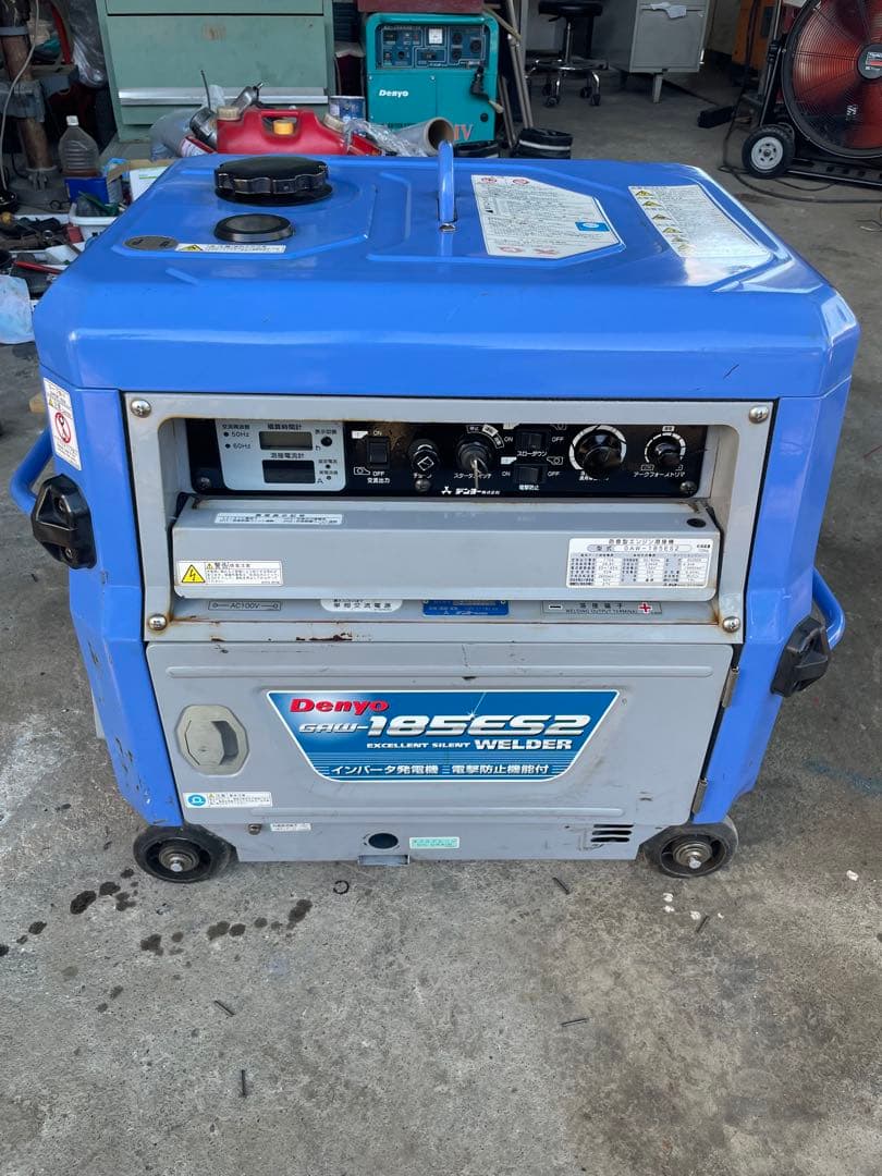 ABC様が購入されました。 防音型エンジン溶接機 Denyo