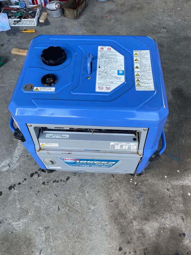 ABC様が購入されました。 防音型エンジン溶接機 Denyo