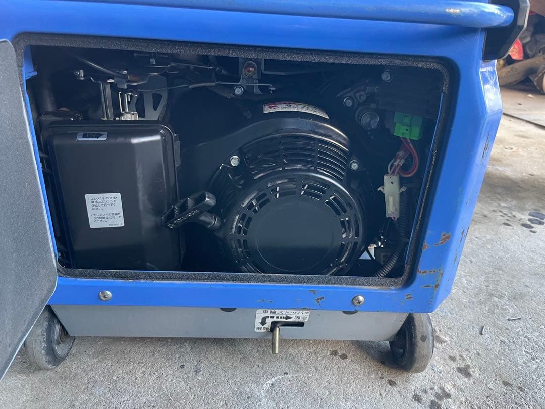 ABC様が購入されました。 防音型エンジン溶接機 Denyo