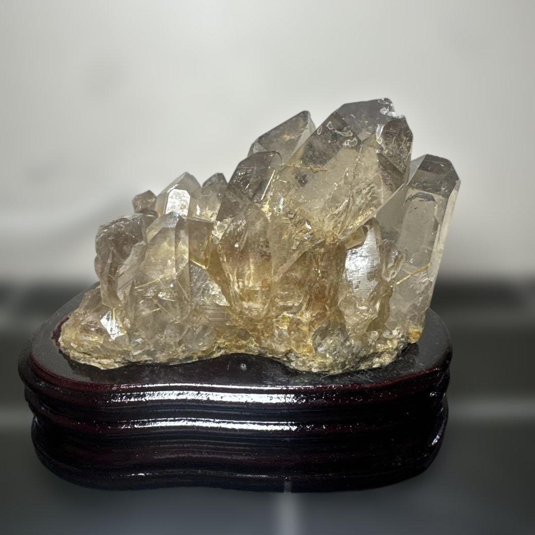 【極上品】希少　ゴールドルチルクォーツ クラスター 光台座付