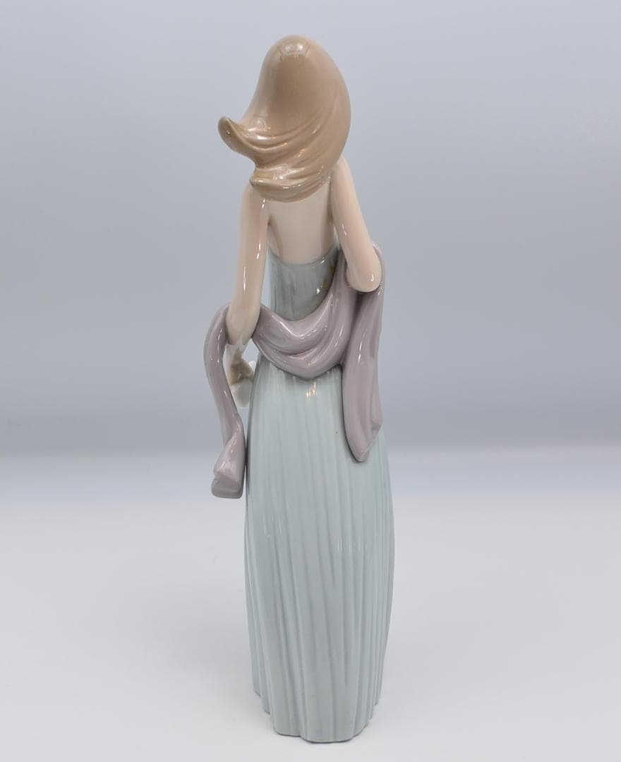 純真な女性／お風呂の美女　リヤドロ　２体おまとめ　光沢仕上げ　ご成約済み