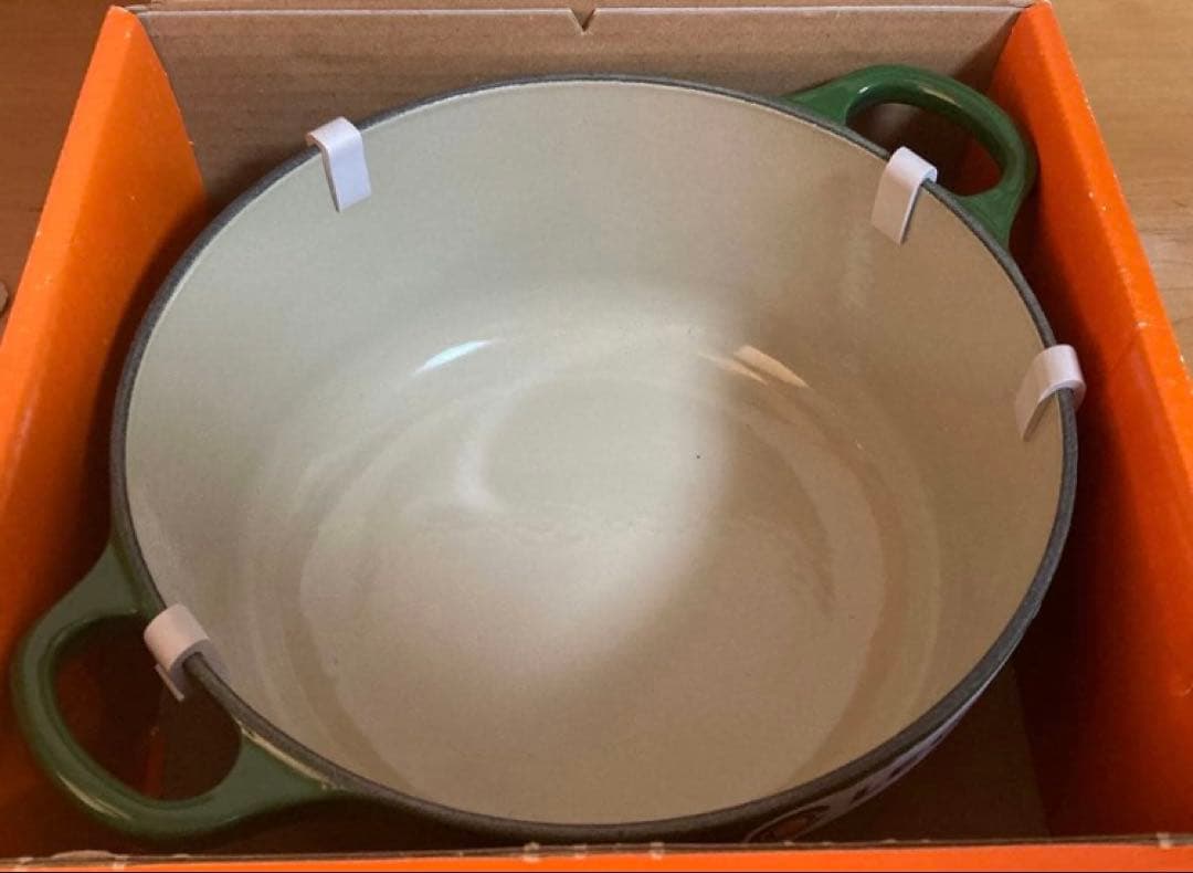未使用品★LE CREUSET 両手鍋 クラシックグリーン 20cm
