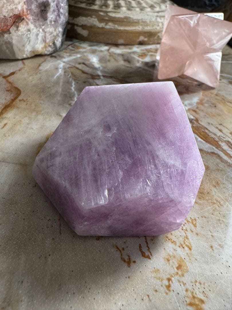 感謝価格⭐︎クンツァイト 大ぶりフリーフォーム ラベンダーカラー・ブラジル産