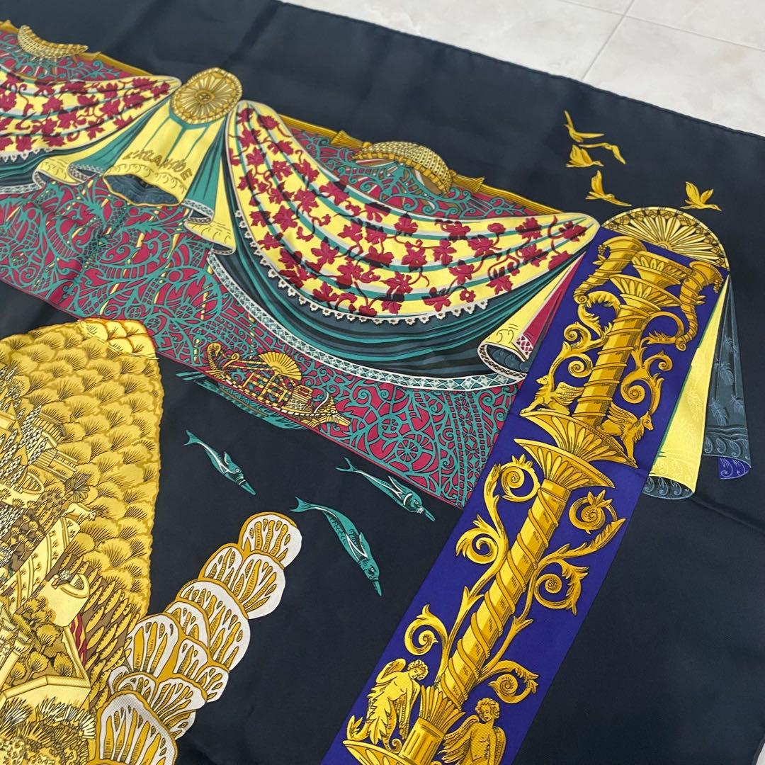 HERMES エルメス カレ90 L'Atlantide 黒ゴールド シルク