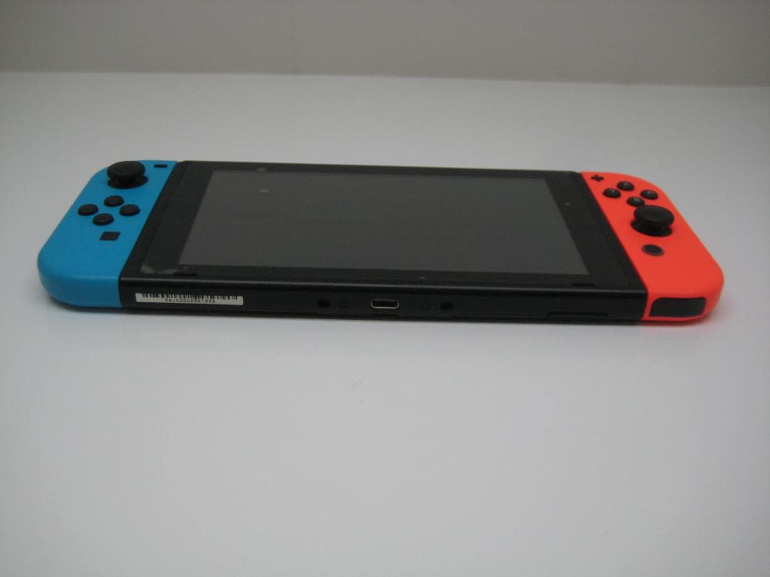 値下げ　Nintendo Switch 本体 青/赤 ケース付き