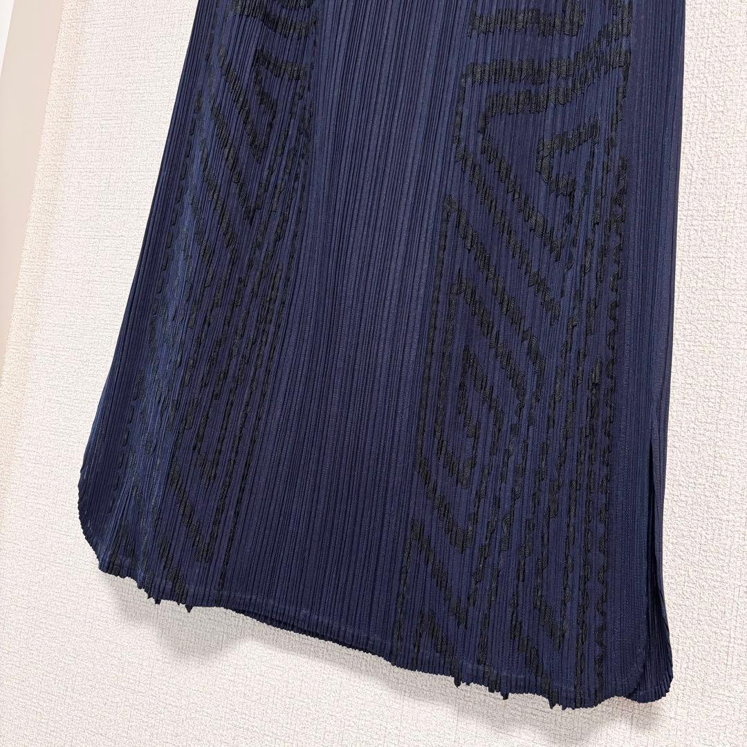美品　プリーツプリーズ　ロングスカート　デザイン　刺繍　ネイビー　サイズ1