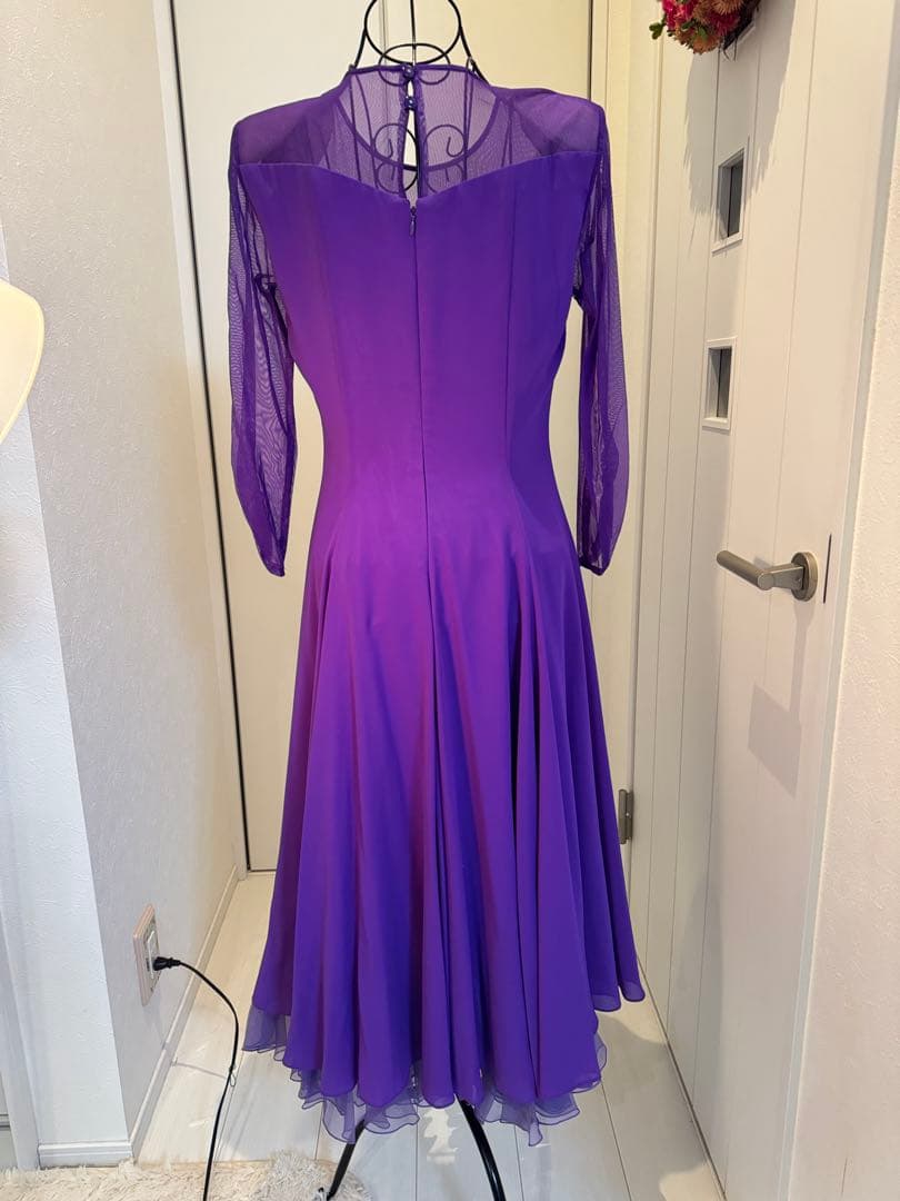 紫のダンスドレス