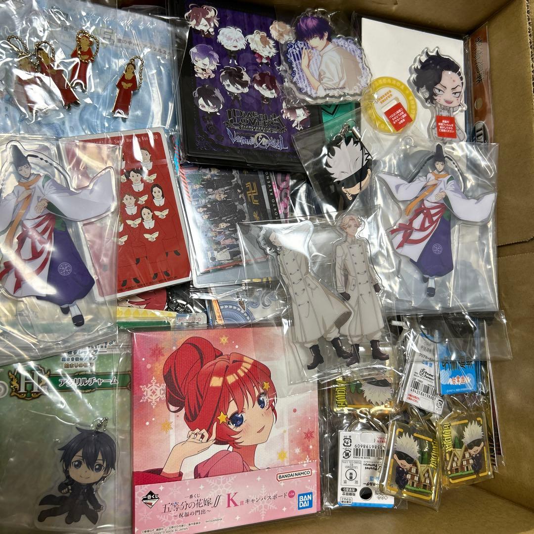キャラクターグッズまとめ売り　漫画　アニメ　グッズ　セット　おまとめ　400個