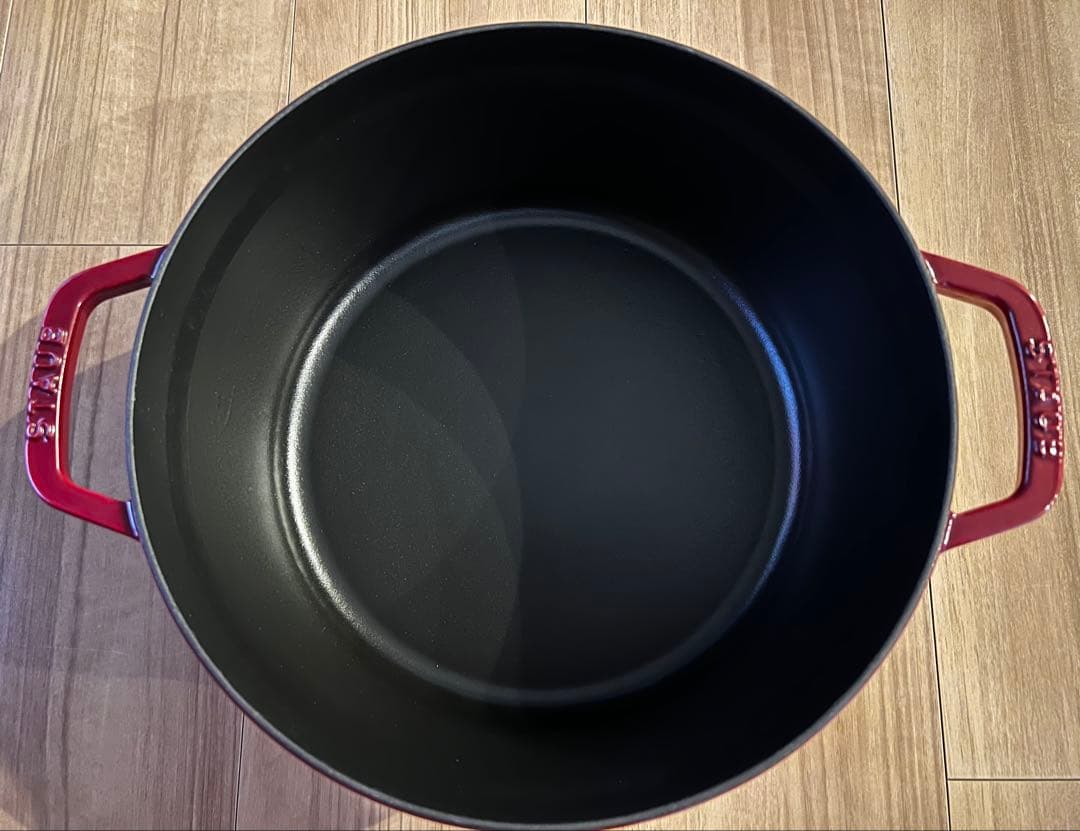 極美品 ストウブ STAUB LA COCOTTE 26 フランス チェリー