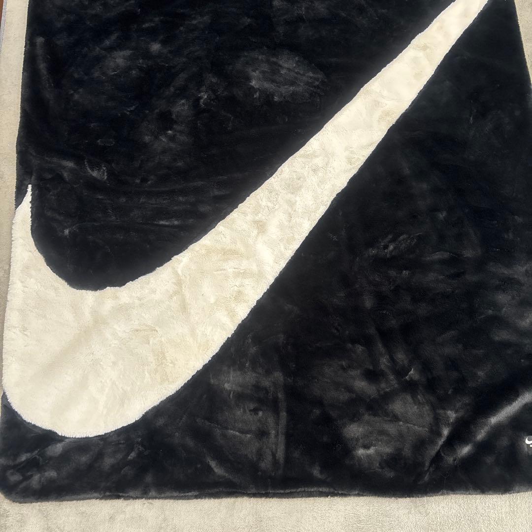 Nike 毛布　ブランケット　デカロゴ