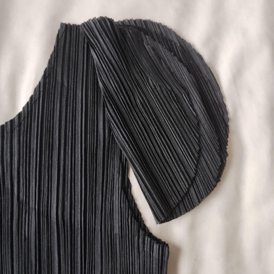 PLEATS PLEASE プリーツ加工　半袖トップス　サイズ３